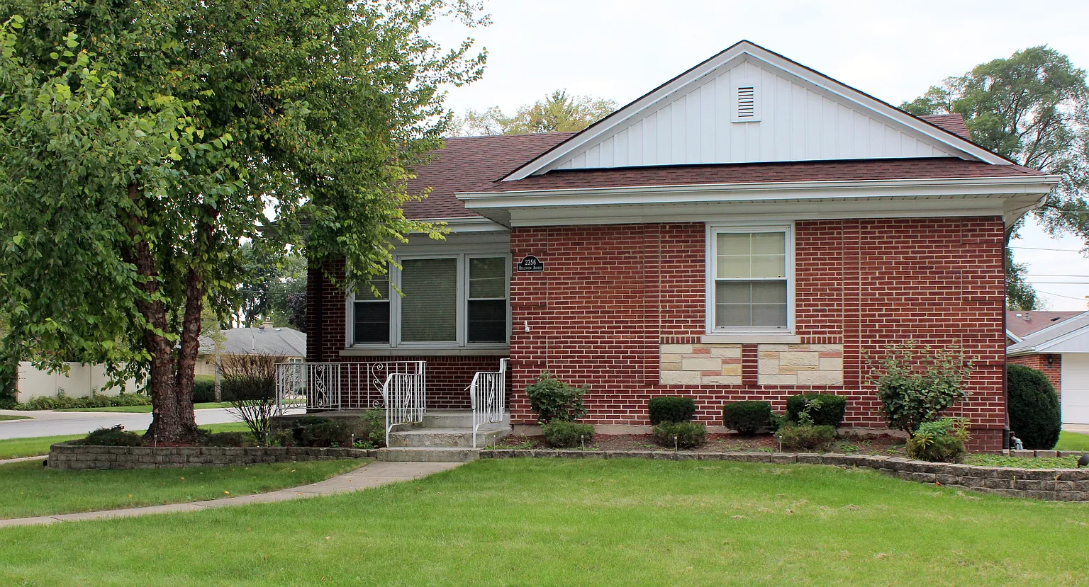 2356 Belleview Ave photo 1
