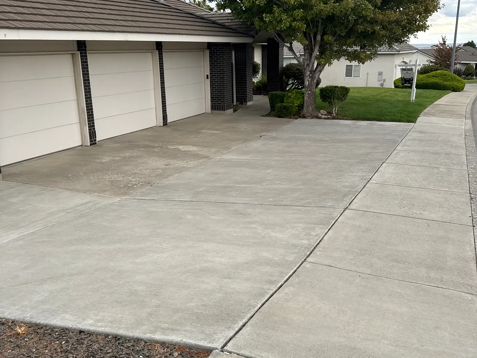 5 bed, 4250 sqft, $3,900 — Photo 2