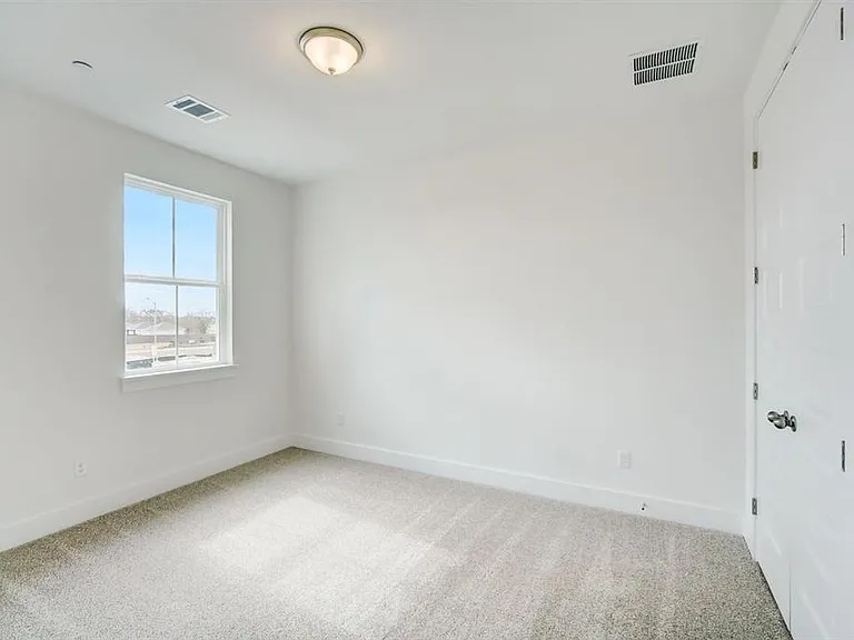 2027 Cora Ivy Ln — Photo 20