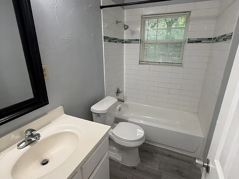 100 E Brown St — Photo 15