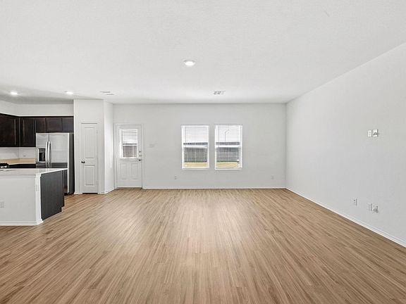 5th image of 242 Geode Gln