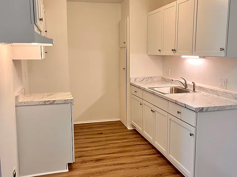 Falcon Crest Apartments — Photo 3