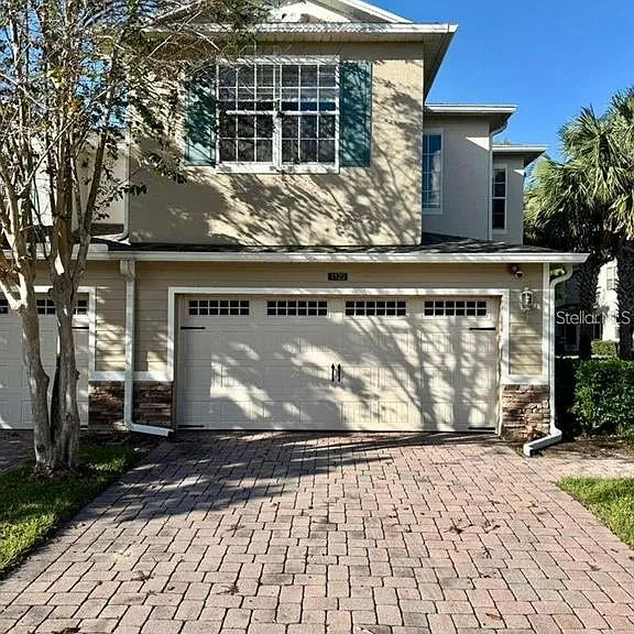 1122 Priory Cir — Photo 1