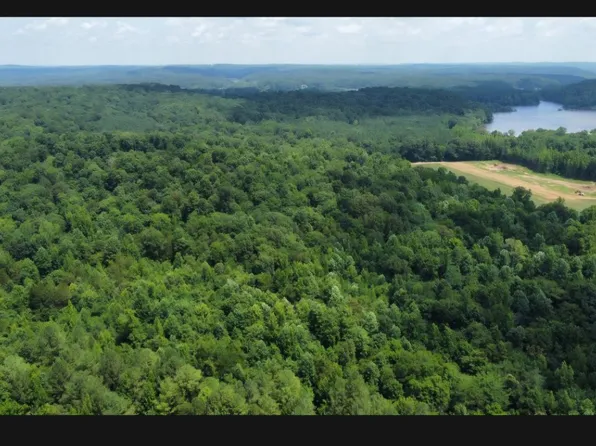 510 Lost Creek Farms Ln, Decaturville, TN 38329