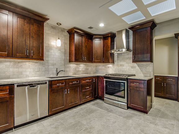 4th image of 3215 Upshire Ct