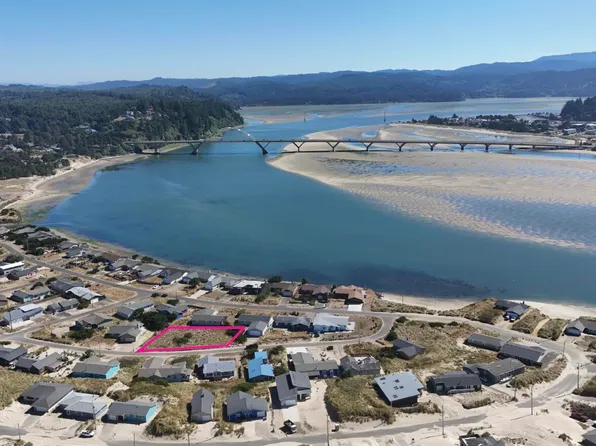 113 NW Sunset Way, Waldport, OR 97394