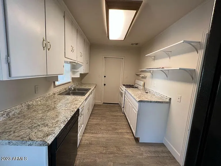 430 W Northern Ave — Photo 5