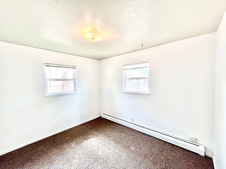 1406 S Douglas Ave — Photo 7