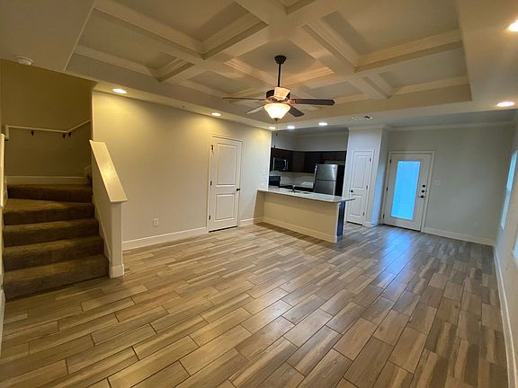 3rd image of 6310 Melanzane Ave Unit 4