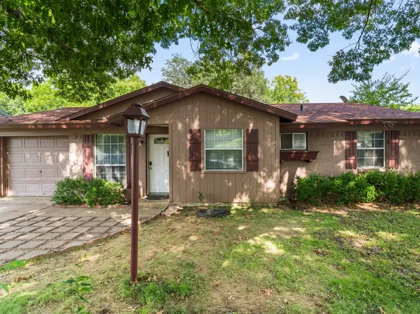 1083 Fairmeadows Cir, Duncanville, TX 75116