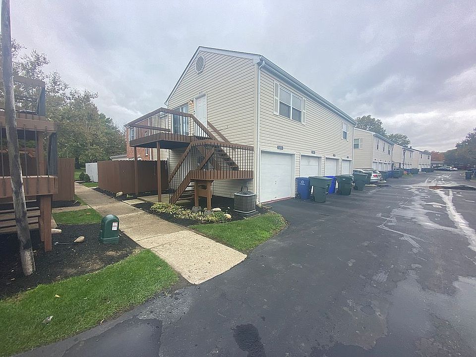 Main entry/garage 