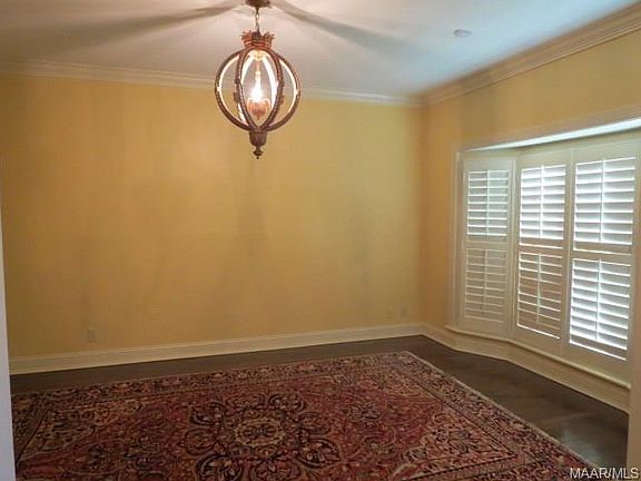 3rd image of 3121 Malone Dr