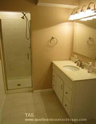 4th image of 1114 N Paulina St APT 1