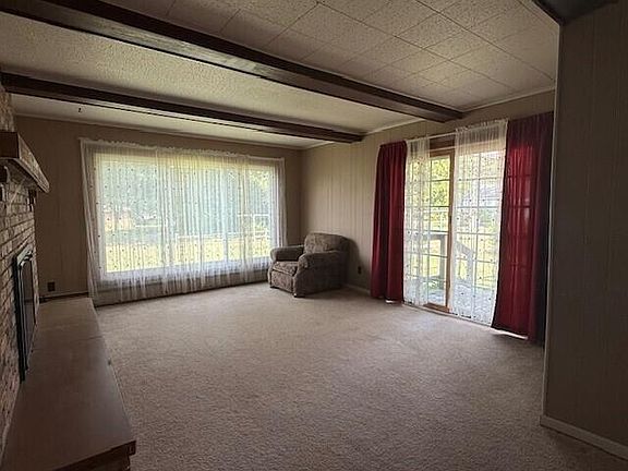 3rd image of 306 W Beryl St