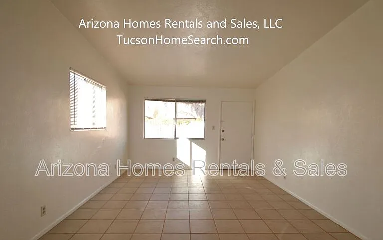 3535 N Country Club Rd — Photo 6