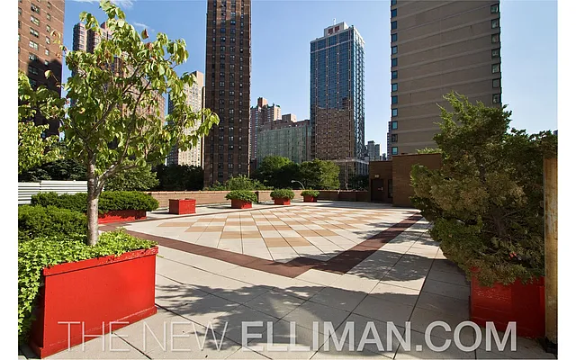 Sold by Douglas Elliman | media 23