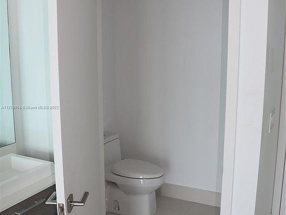 5th image of 650 NE 32nd St E #1203