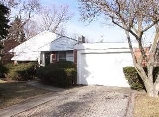 7438 Palma Ln, Morton Grove, IL 60053