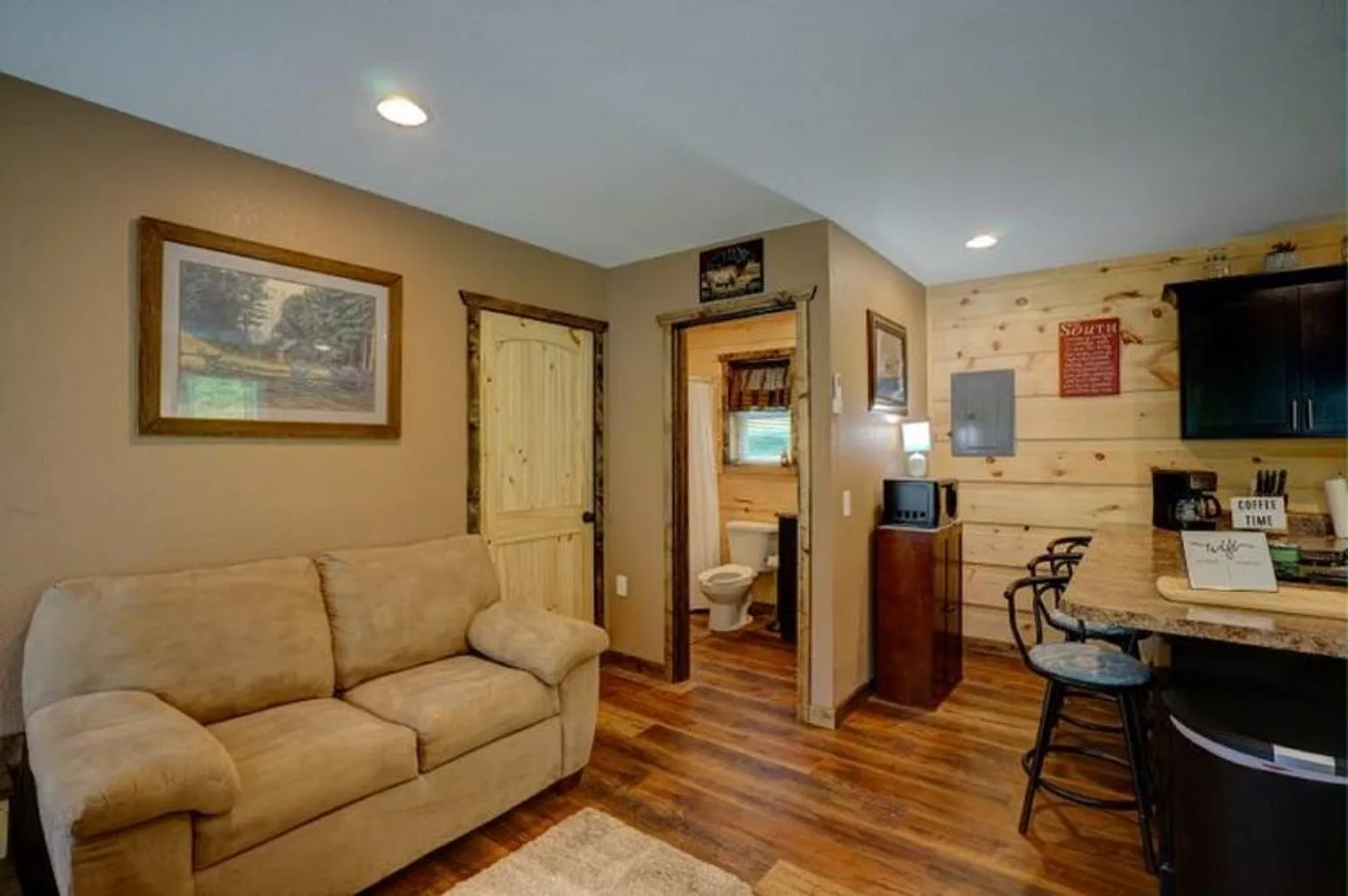 2 bed, 1.0 bath, 1097 sqft, $3,829 — Photo 3