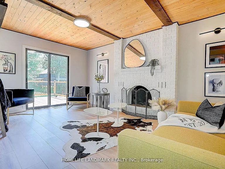 20573 Yonge St — Photo 20