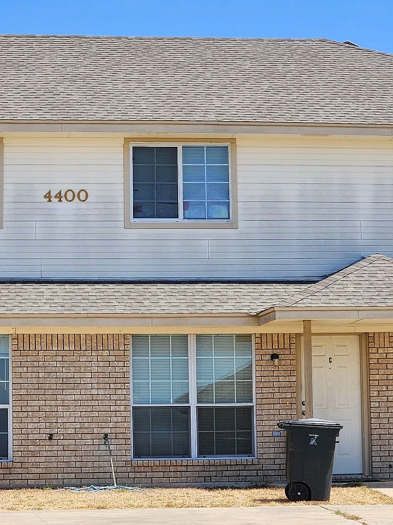 4400 Sylvia — Photo 1