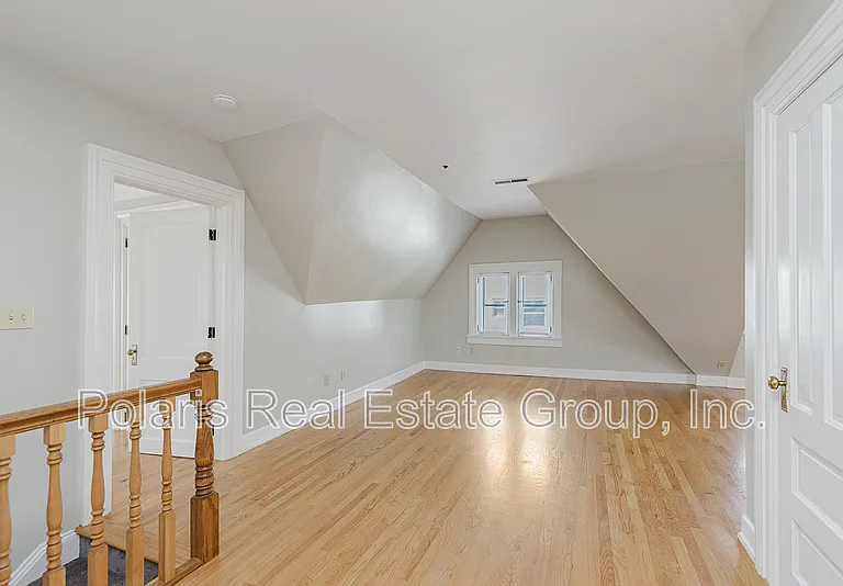 101 E 14th St #3 — Photo 10