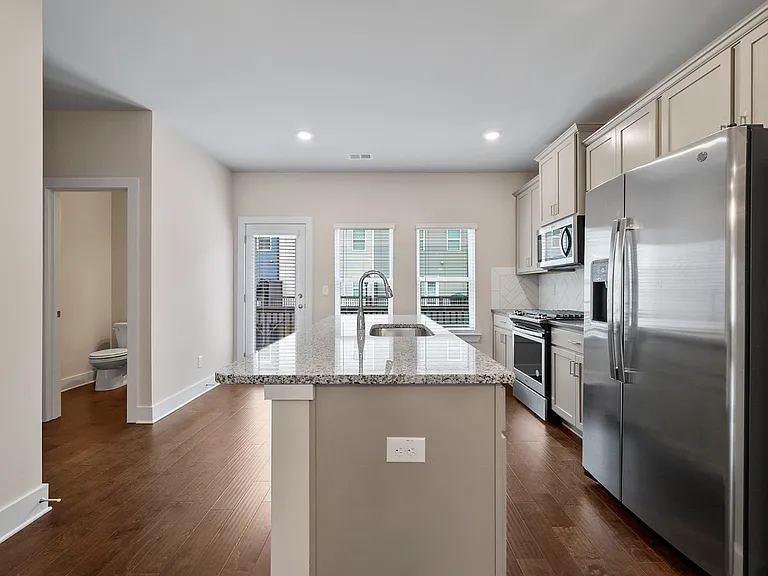 3761 Oxford Cir — Photo 8