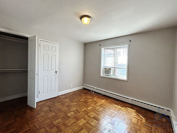 4th image of 36 Duncan Ave #E7