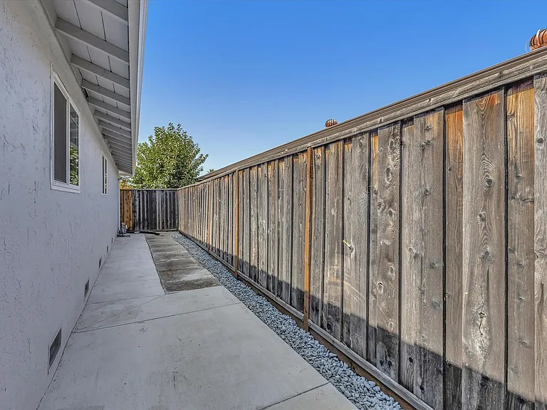 1112 Di Napoli Dr — Photo 44