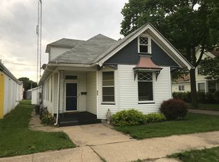 515 Edward St, Henry, IL 61537