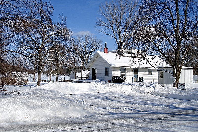 House on Barlow Lake