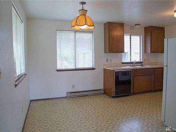 5th image of 3224 Cedarwood Ave