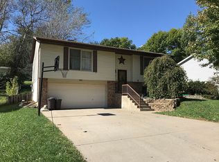 1909 Sunnyslope Dr, Red Oak, IA 51566