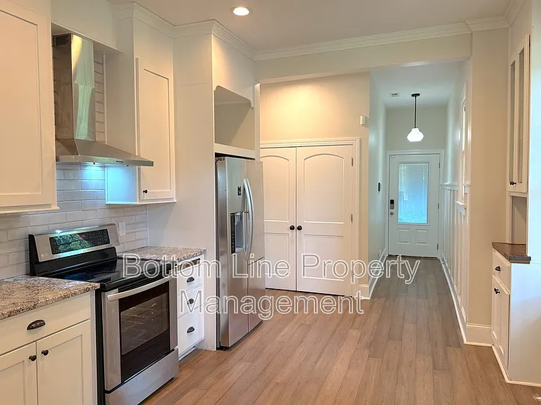 706 S Chester St — Photo 9
