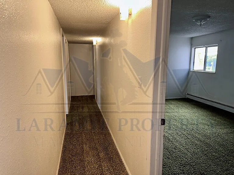 708 Downey St #8 — Photo 9