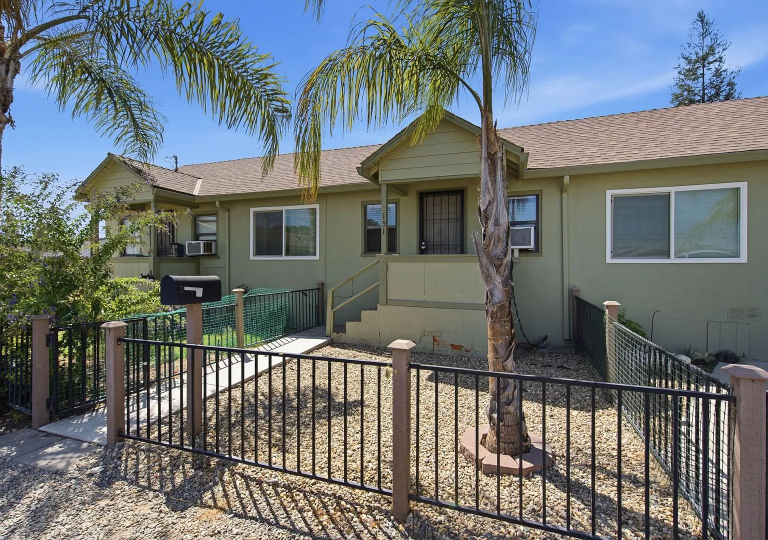 Clean And Cute One Bed/One Bath Apartment In Manteca! — Photo 4