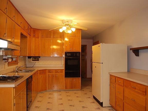 2nd image of 510 W Park Ave