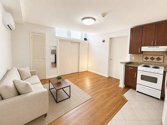 5th image of 33 Peterborough St #A
