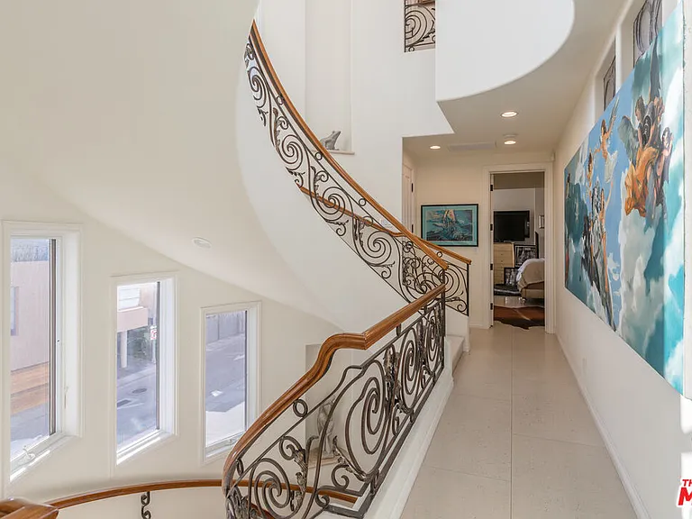 119 W Via Marina — Photo 30
