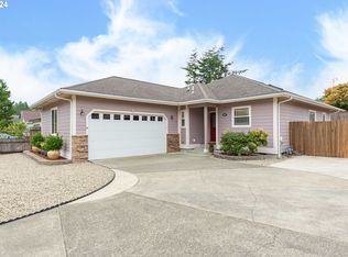 1017 Seagate Ave, Coos Bay, OR 97420