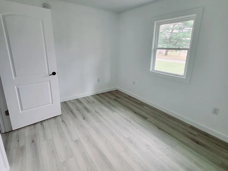 103 Jefferson St — Photo 2