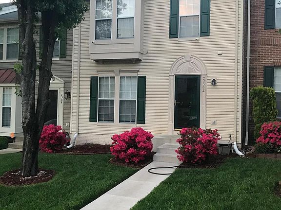 3rd image of 2582 Grayton Ln