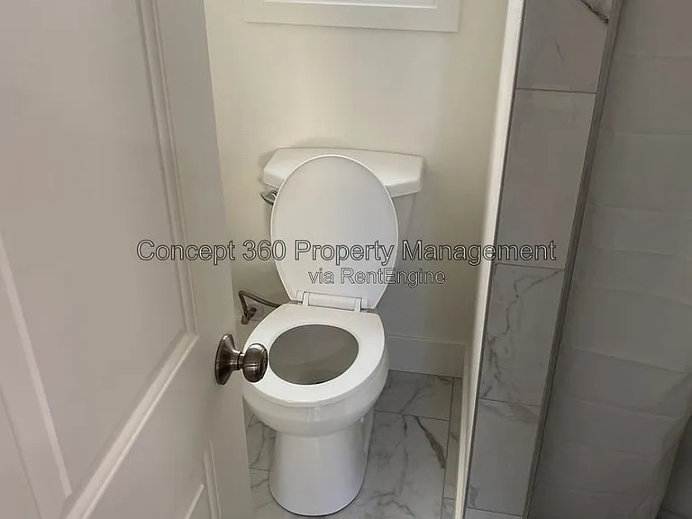 4154 North Business St #5 — Photo 16