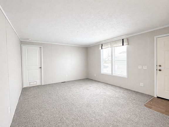 3rd image of 29652 Cambridge Ct