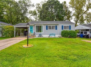 2316 Pecan Dr, Saint Louis, MO 63125