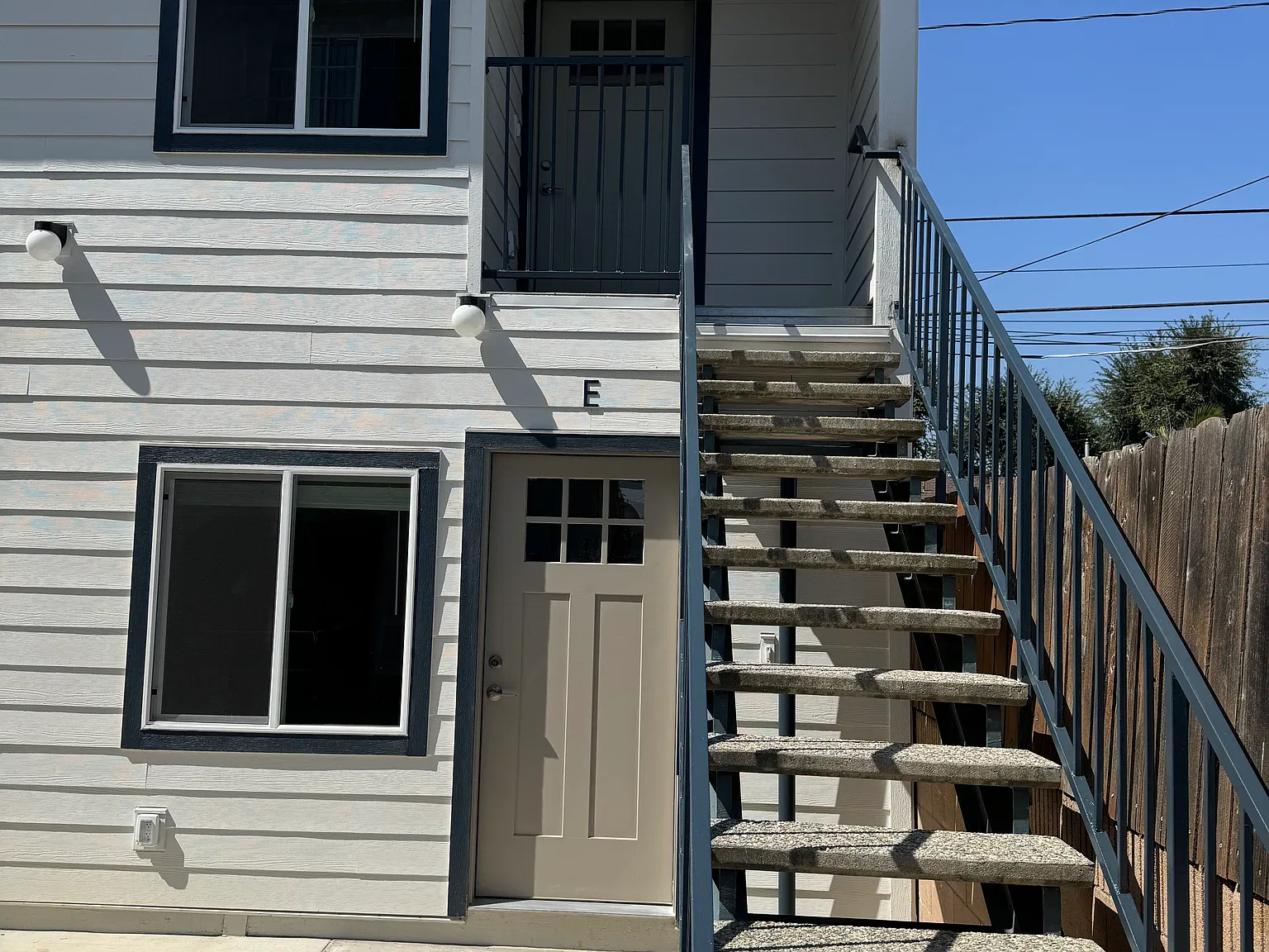 333 N 4th St — Photo 1
