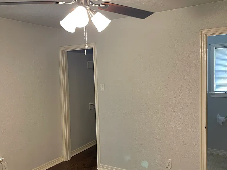 1831 Norfolk Ave — Photo 3