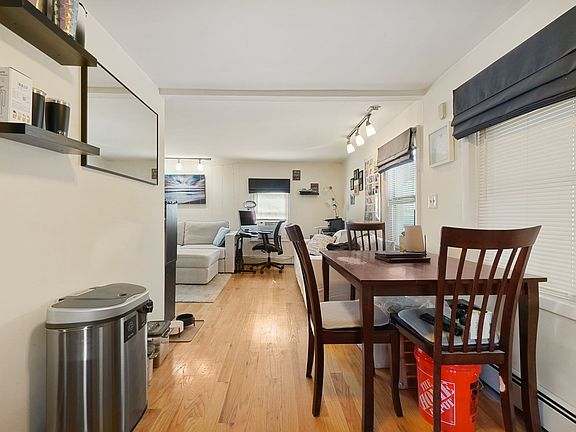 5th image of 46 Humbert St #1