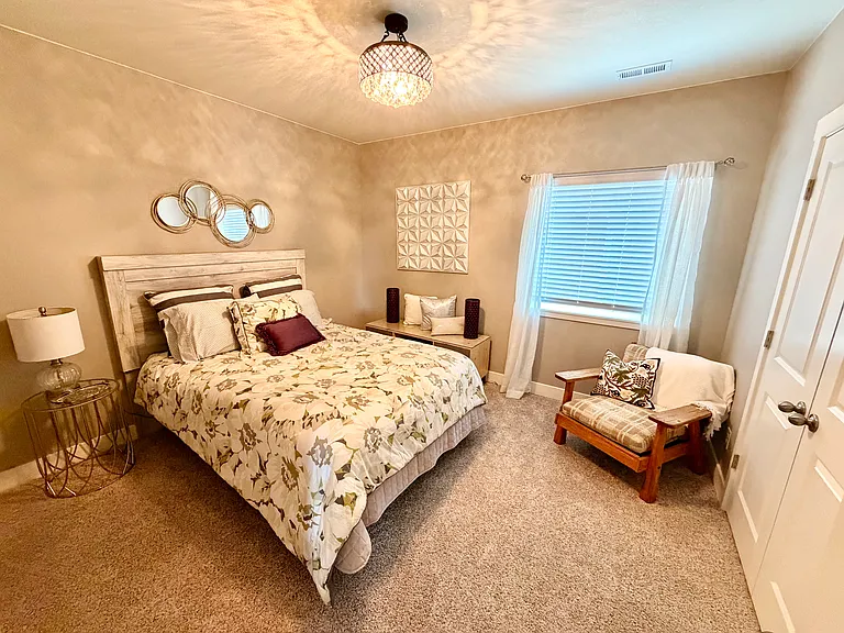 1820 Hydrangea Dr — Photo 24