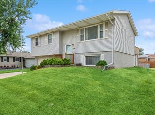 3298 2nd St, Marion, IA 52302